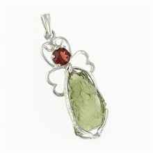 Ciondolo in argento con moldavite e granato - angelo 26-109