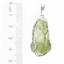 Ciondolo in argento con codice moldavite 26-147