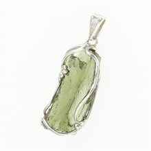 Ciondolo in argento con moldavite e zirconi 26-192