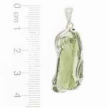 Ciondolo in argento con moldavite e zirconi 26-192