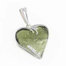 Ciondolo in argento con moldavite e zircone - cuore - 26-199