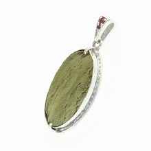 Ciondolo in argento con moldavite e granati 26-211