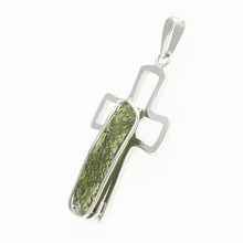 Ciondolo in argento con moldavite - croce - 26-231