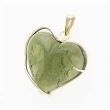 Ciondolo in oro con moldavite - cuore 26-266