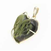 Ciondolo in oro con moldavite - cuore 26-266