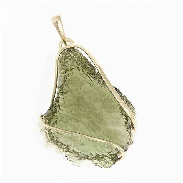 Golden pendant with a moldavite 6395-2
