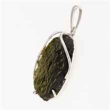 Ciondolo dorato con codice moldavite 7034