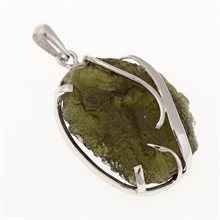 Golden pendant with a moldavite 7861