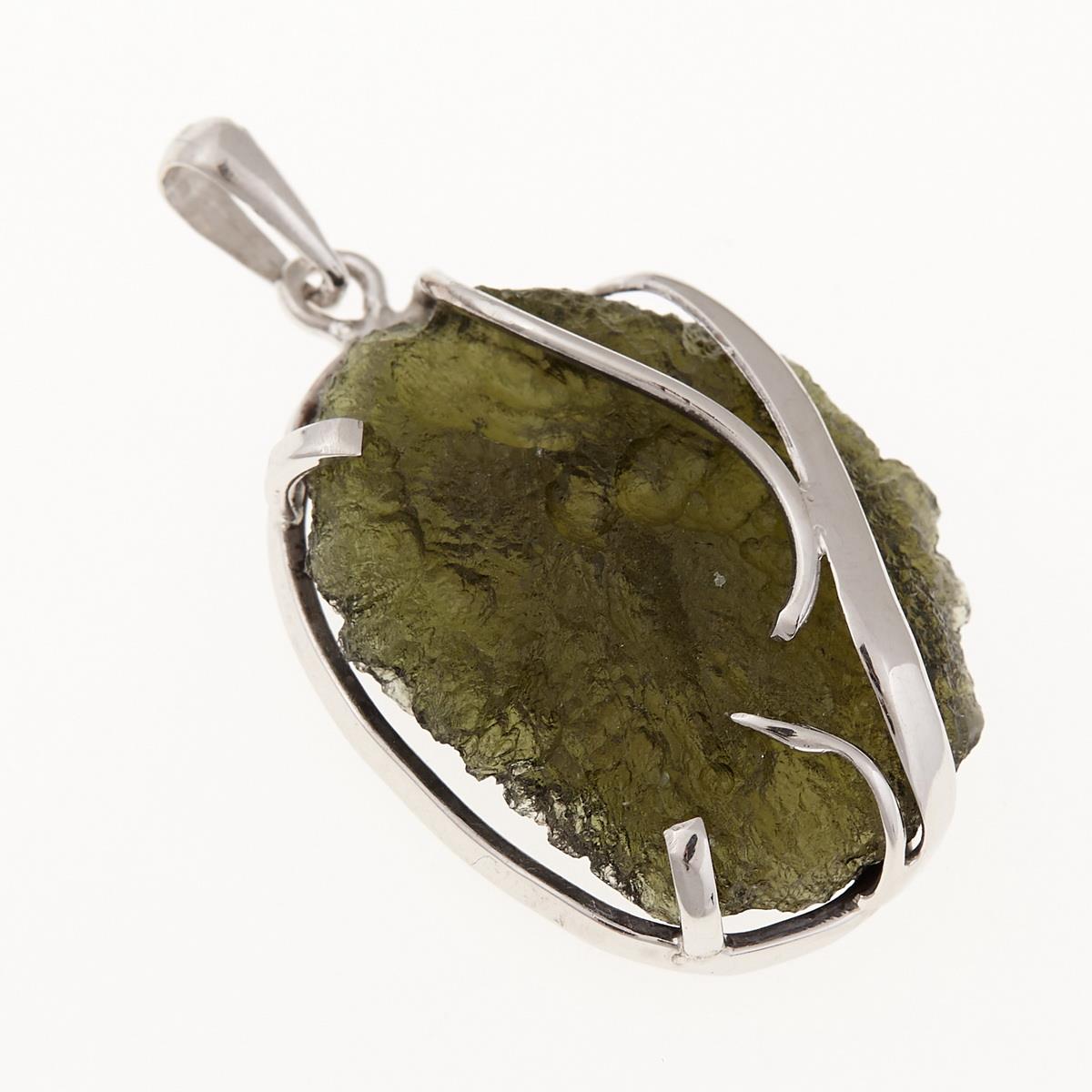 Golden pendant with a moldavite 7861