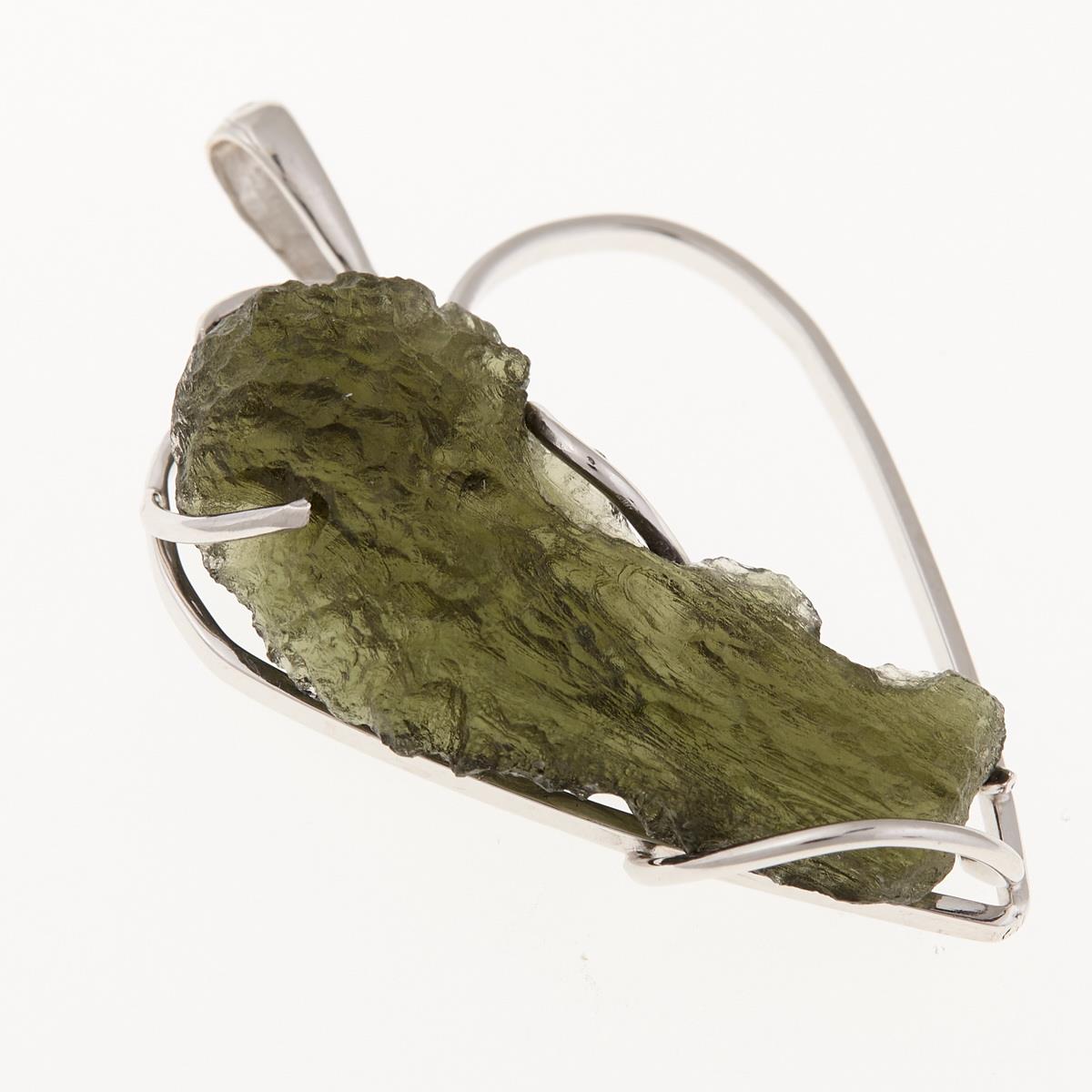 Golden pendant with a moldavite – heart7862