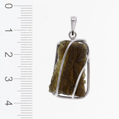 Pendente in oro con a moldavite 8334