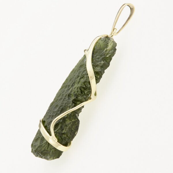 Pendente in oro con a moldavite 8549