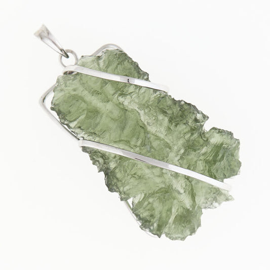 Pendente in oro con a moldavite 8555