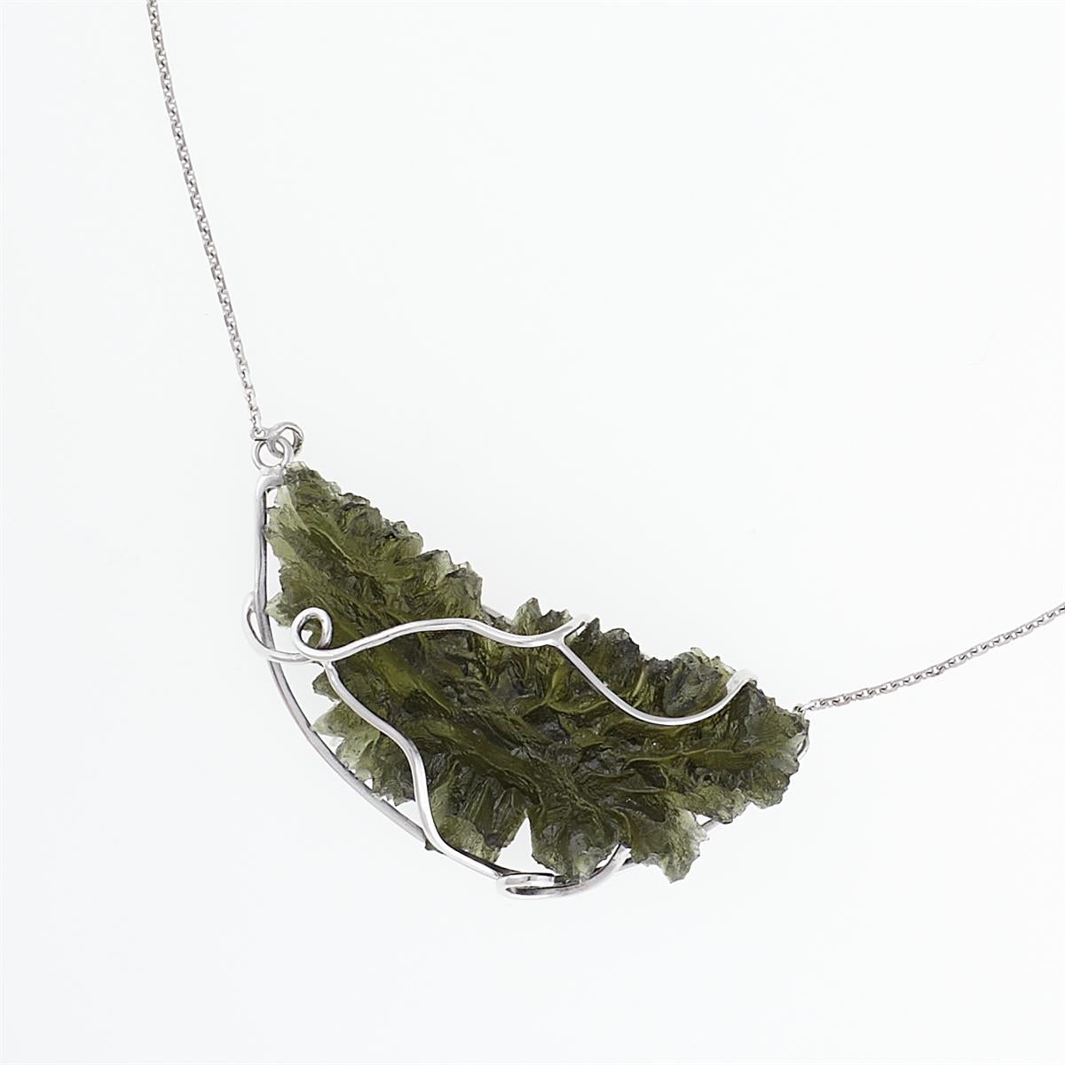 Golden necklace with moldavite 8556