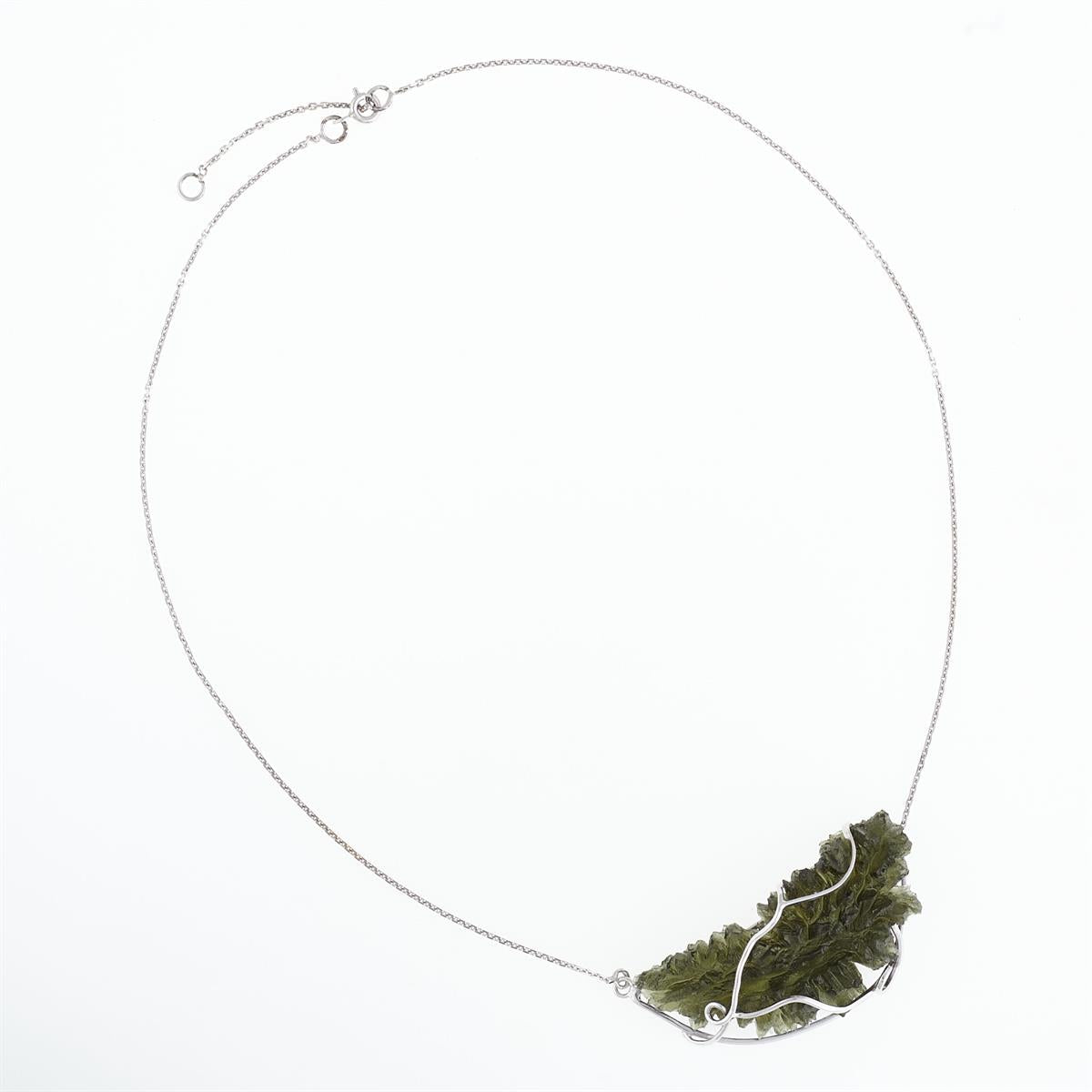 Golden necklace with moldavite 8556