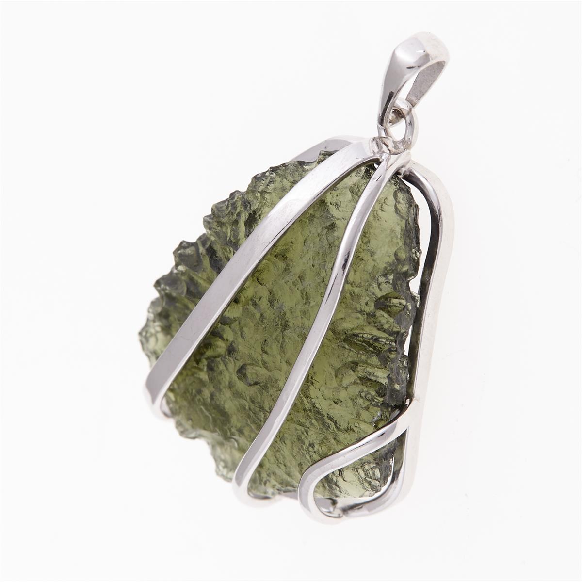 Golden pendant with a moldavite 8561