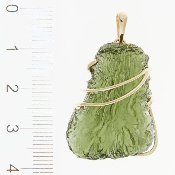 Pendente in oro con a moldavite 8564