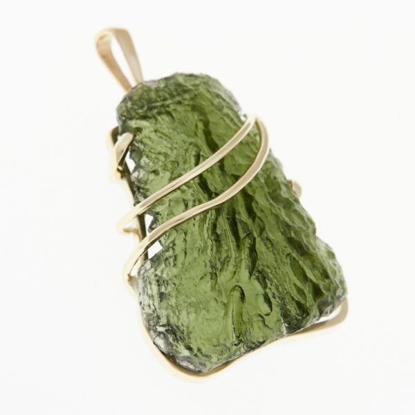 Pendente in oro con a moldavite 8564