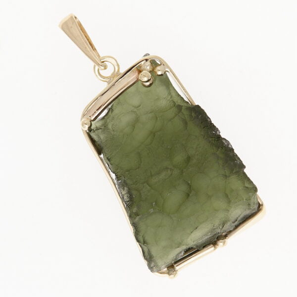 Pendente in oro con a moldavite 8593