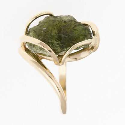 Anello d'oro con moldavite 8596