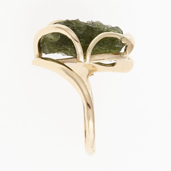 Anello d'oro con moldavite 8596