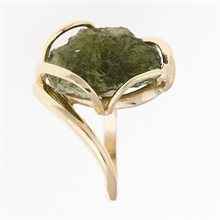 Golden ring with moldavite 8596