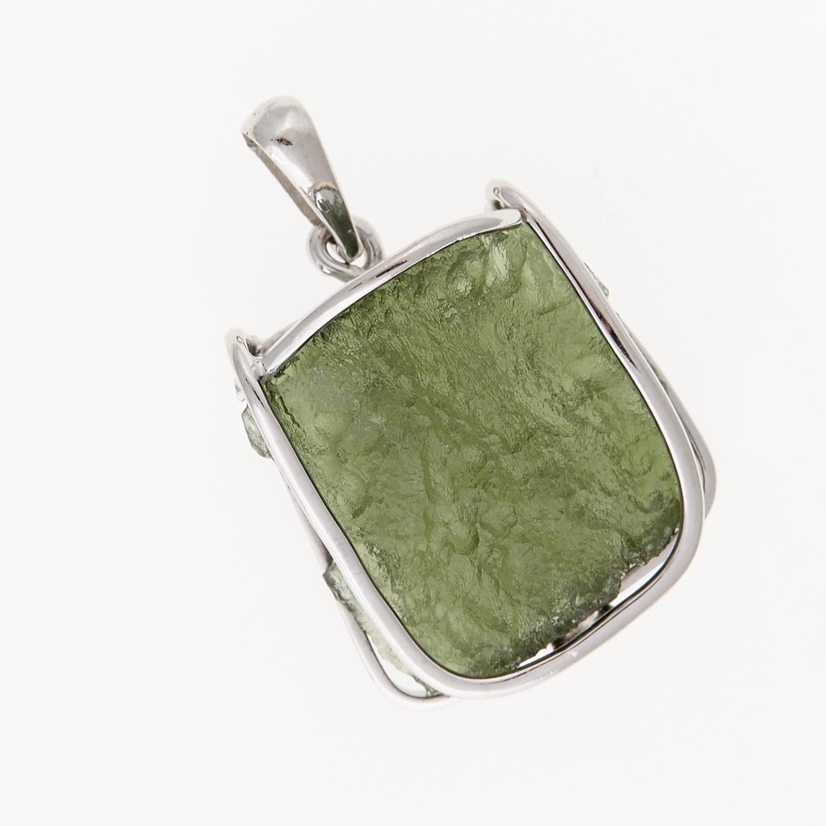 Golden pendant with a moldavite 8602