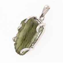 Silver pendant with moldavite 8625