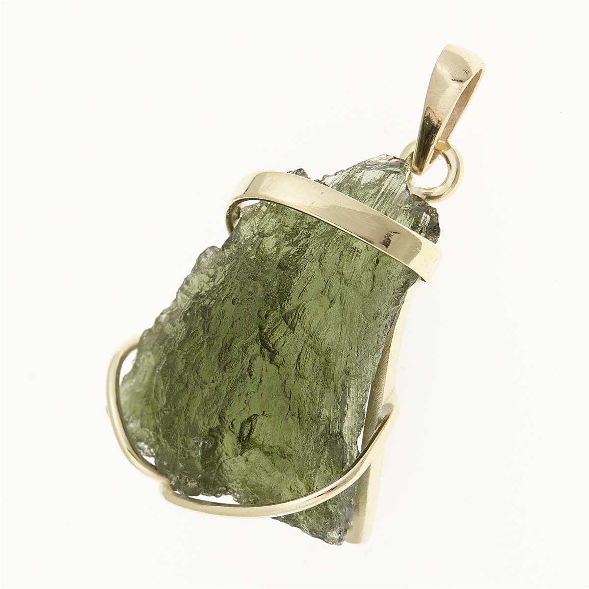 Golden pendant with a moldavite 9480