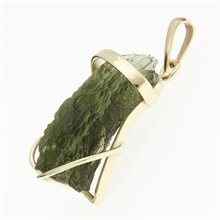 Golden pendant with a moldavite 9480