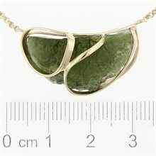 Collana dorata con moldavite 9487