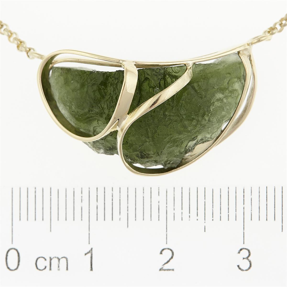 Golden necklace with moldavite 9487