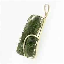 Ciondolo dorato con codice moldavite 9496