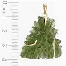 Ciondolo dorato con codice moldavite 9496