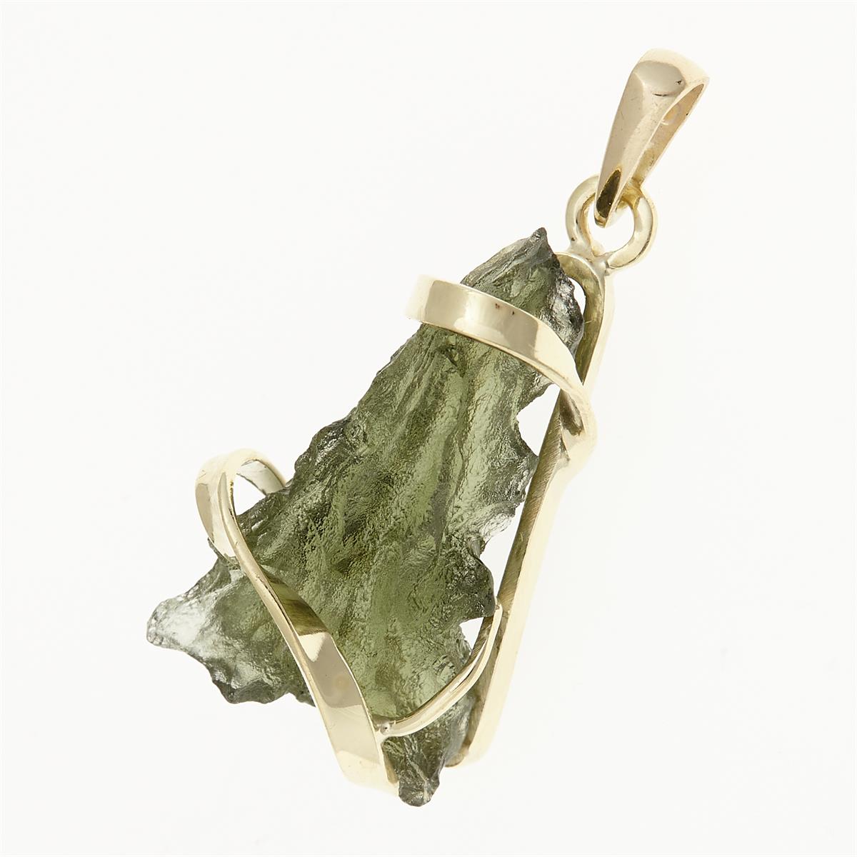 Golden pendant with a moldavite 9498-1