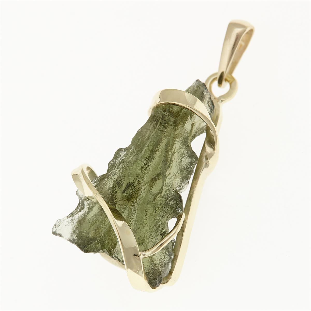 Golden pendant with a moldavite 9498-1