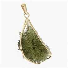 Golden pendant with a moldavite 9513
