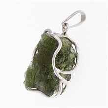 Silver pendant with moldavite 113