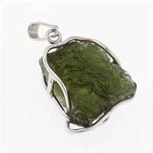 Silver pendant with moldavite 113