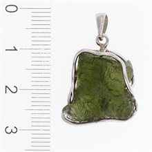 Silver pendant with moldavite 113