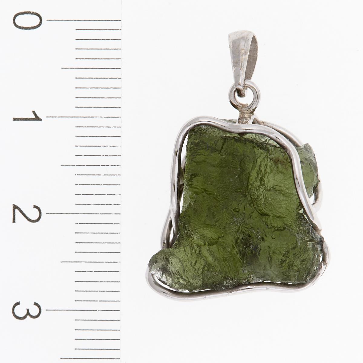 Silver pendant with moldavite 113