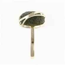 Anello d'oro con moldavite 25-003