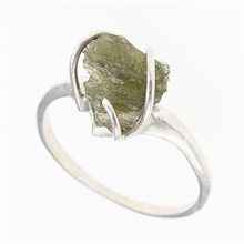 Anello in argento con pietra naturale moldavite 458