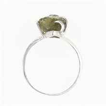 Anello in argento con pietra naturale moldavite 458