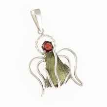 Ciondolo in argento con moldavite e granato - angelo 467