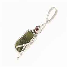 Ciondolo in argento con moldavite e granato - angelo 467