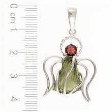 Ciondolo in argento con moldavite e granato - angelo 467