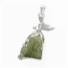 Ciondolo in argento con moldavite e zirconi - angelo -533