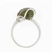 Anello in argento con pietra naturale moldavite 573