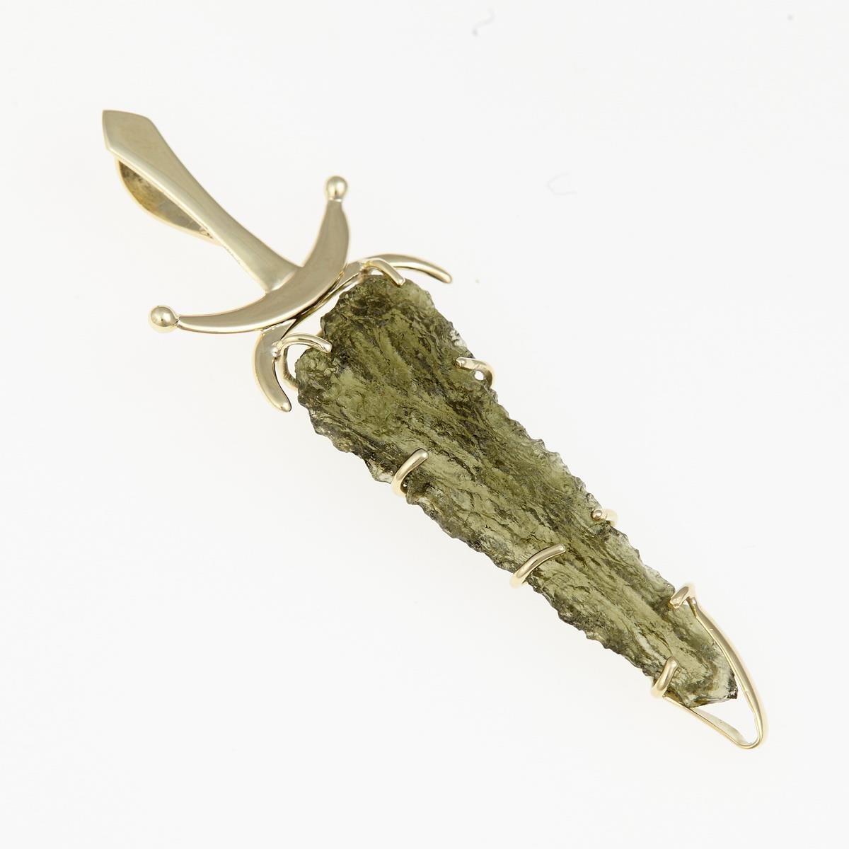 Golden pendant with a moldavite - Sword MW946